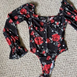 Long sleeve body suit - small